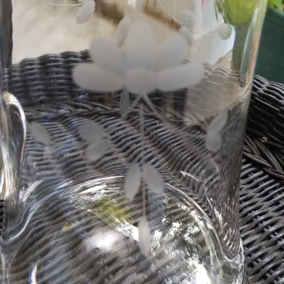 Etched Glass Pitcher Floral Vintage Design - Picture 4 of 6